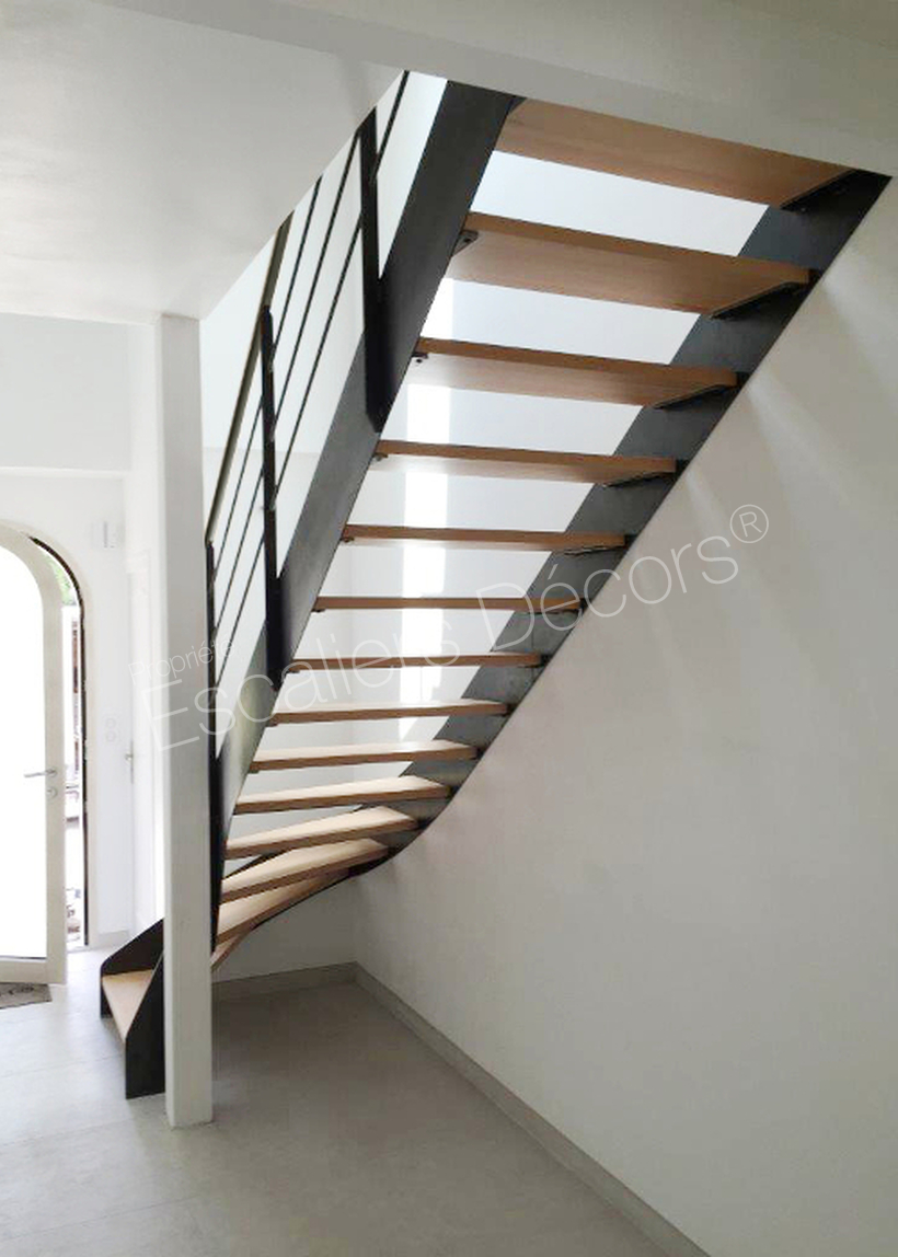 Photo ST1 - ESCA'DROIT® Contemporain : escalier 1/4 tournant intermédiaire avec marches en bois