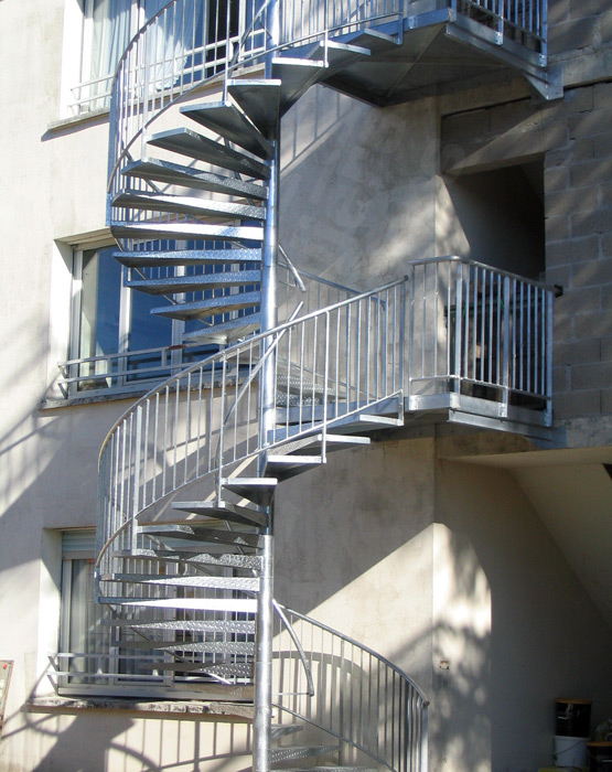 escalier helicoidal exterieur metal