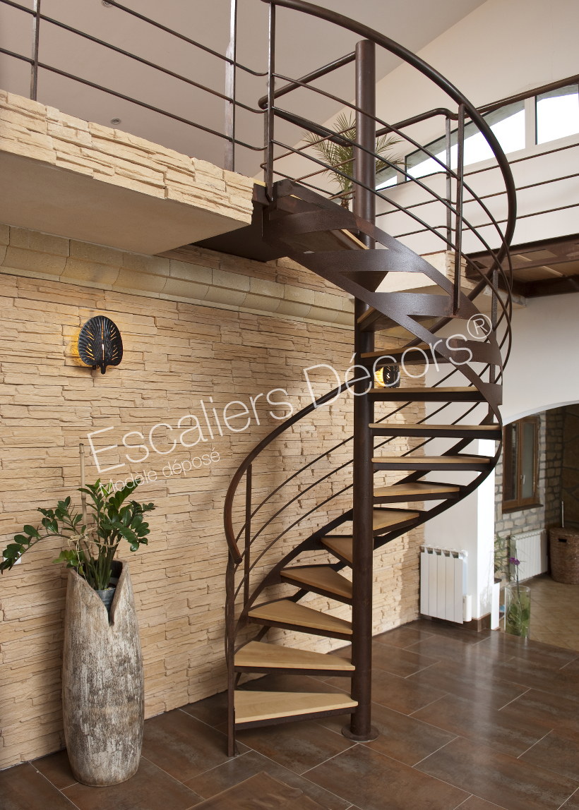 Photo DH47 - SPIR'DÉCO® Caisson. Escalier hélicoïdal d'intérieur et passerelle en métal et bois pour une décoration contemporaine. Vue 2