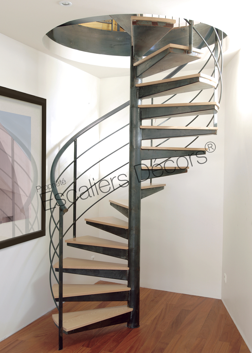 Photo DH28 - SPIR'DÉCO® Caisson. Escalier intérieur contemporain hélicoïdale en métal et bois installé dans un appartement en duplex.