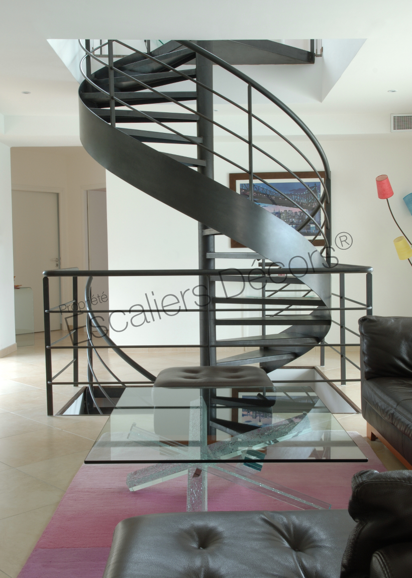 Photo DH52 - SPIR'DÉCO® Standing. Escalier intérieur hélicoïdal métallique sur 2 niveaux type loft au design contemporain. Vue 4