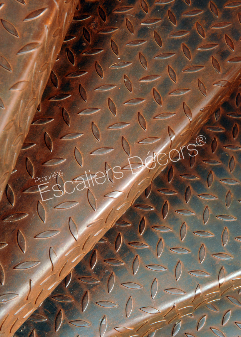 Photo DH51 - SPIR'DÉCO® Larmé. Escalier hélicoïdal intérieur en métal rouillé pour une décoration de style industriel. Vue 3