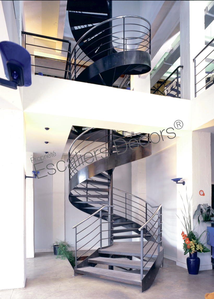 Photo IH12 - SPIR'DÉCO® Caisson. Escalier d'intérieur au design contemporain pour bureaux.