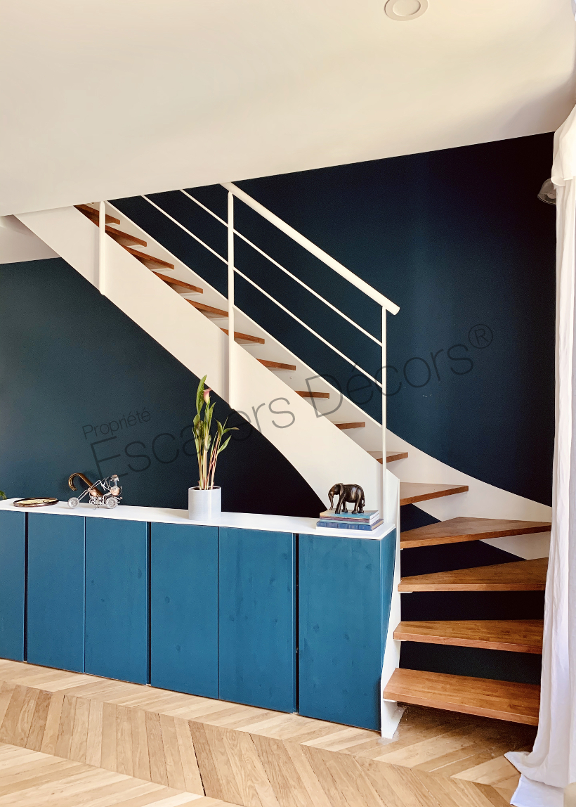 Photo ST9 - ESCA'DROIT® Contemporain : escalier 1/4 tournant bas avec marches en bois - Vue 2