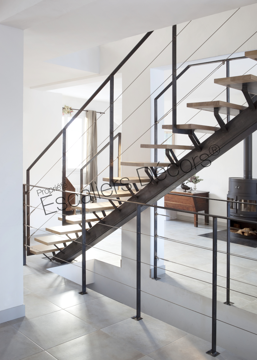 Escalier design sur limon central - Escaliers Décors®
