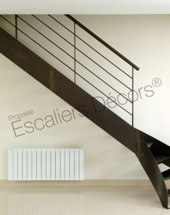Photo DT40 - ESCA'DROIT® Balancé. Escalier intérieur métallique au design contemporain avec départ balancé formant un quart tournant bas. Vue 3