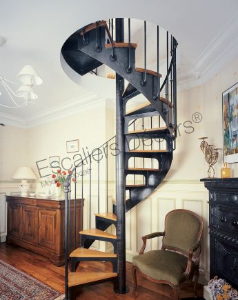Photo DH22 - SPIR'DÉCO® Bistrot avec contremarches ajourées. Escalier en colimaçon métal et bois pour une décoration classique.