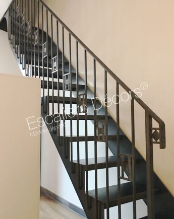 Photo DT135 - ESCA'DROIT® 1/4 Tournant haut Art Déco sans contremarches. Escalier en métal d'intérieur pour une décoration classique.