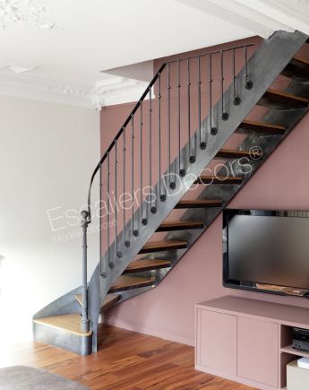 Photo DT99 - ESCA'DROIT® 1/4 Tournant Bas sans contremarches. Escalier intérieur balancé métal et bois style 'bistrot' pour une décoration classique.