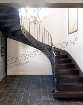 Photo DT122 - ESCA'DROIT® 2/4 Tournants. Escalier d'intérieur balancé style 