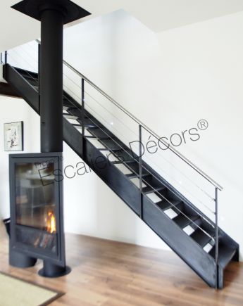 Photo DT38 - ESCA'DROIT®. Escalier métallique d'intérieur design pour une décoration de style industriel ou type loft. Vue 4