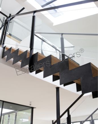 Photo DT127 - ESCA'DROIT® avec Palier Intermédiaire. Escalier d'intérieur en acier, bois et verre pour un intérieur type loft. Vue 6