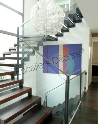 Photo DT45 - ESCA'DROIT® 2/4 Tournants avec Paliers Intermédiaires Carrés. Escalier d'intérieur design en métal, bois et verre pour un intérieur contemporain type loft. Vue 3