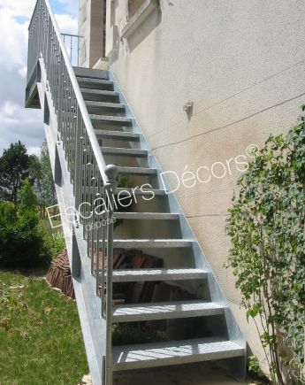 Photo DT57 - ESCA'DROIT® avec Palier d'Arrivée. Escalier d'extérieur droit en acier galvanisé au style rétro. Vue 4