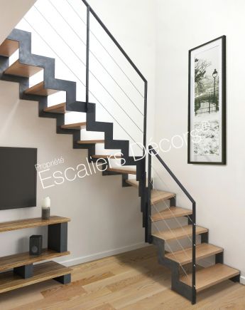 Photo ST8 - ESCA'DROIT® Contemporain : escalier 1/4 tournant intermédiaire design en acier et bois.