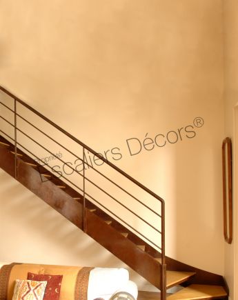 realisation/photo-dt41-esca-droit-1-4-tournant-bas-escalier-d-interieur-metal-rouille-et-bois-pour-une-decoration-contemporaine-chaleureus-3