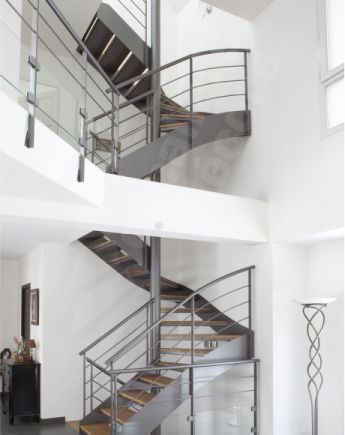 Photo DT71 - SPIR'DÉCO® D'Angle Mixte Droit, formant escalier 2 Quartiers Tournants. Escalier métal et bois d'intérieur au design contemporain. Vue 4