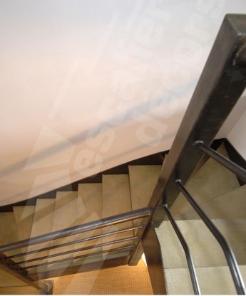 Photo DT24 - ESCA'DROIT® 2 Quartiers Tournants Bas et haut. Escalier intérieur design métal et béton pour une décoration contemporaine. Vue 3